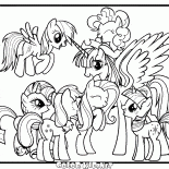 Маленькие пони веселятся