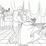 Золушка и принц танцуют