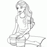 Барби играет на барабанах