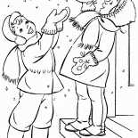Дети ловят снежинки