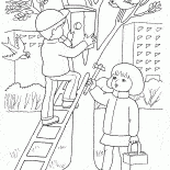 Скворечник на дереве